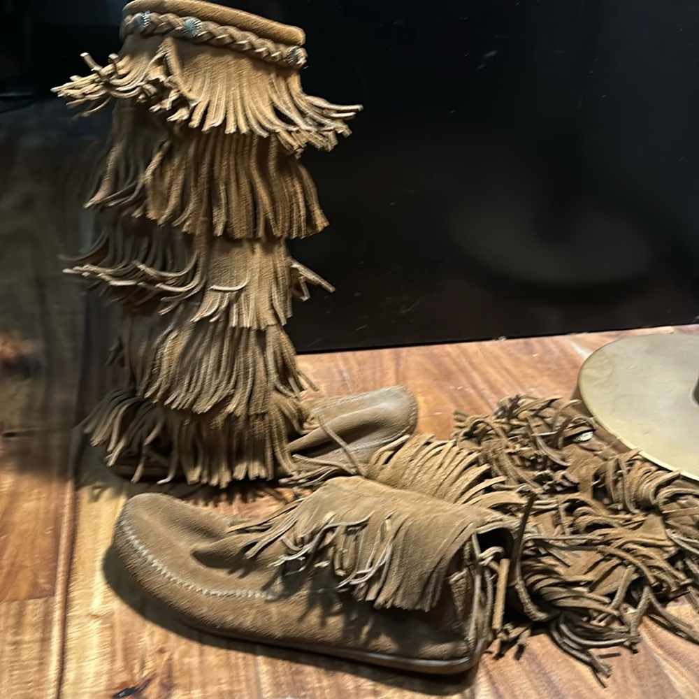 Minnetonka fringe boots